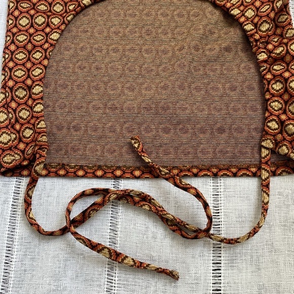 Gilded Intent open back sleeveless top. - Picture 4 of 11